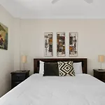 \'Vibrant City Gem\' Stylish Retreat For Work And Play