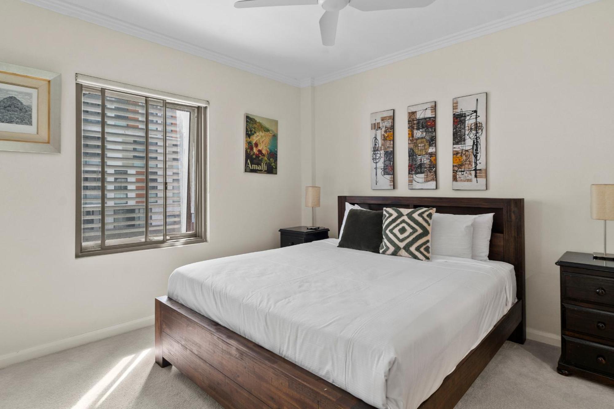 'vibrant Gem' Stylish Retreat For Work And Play