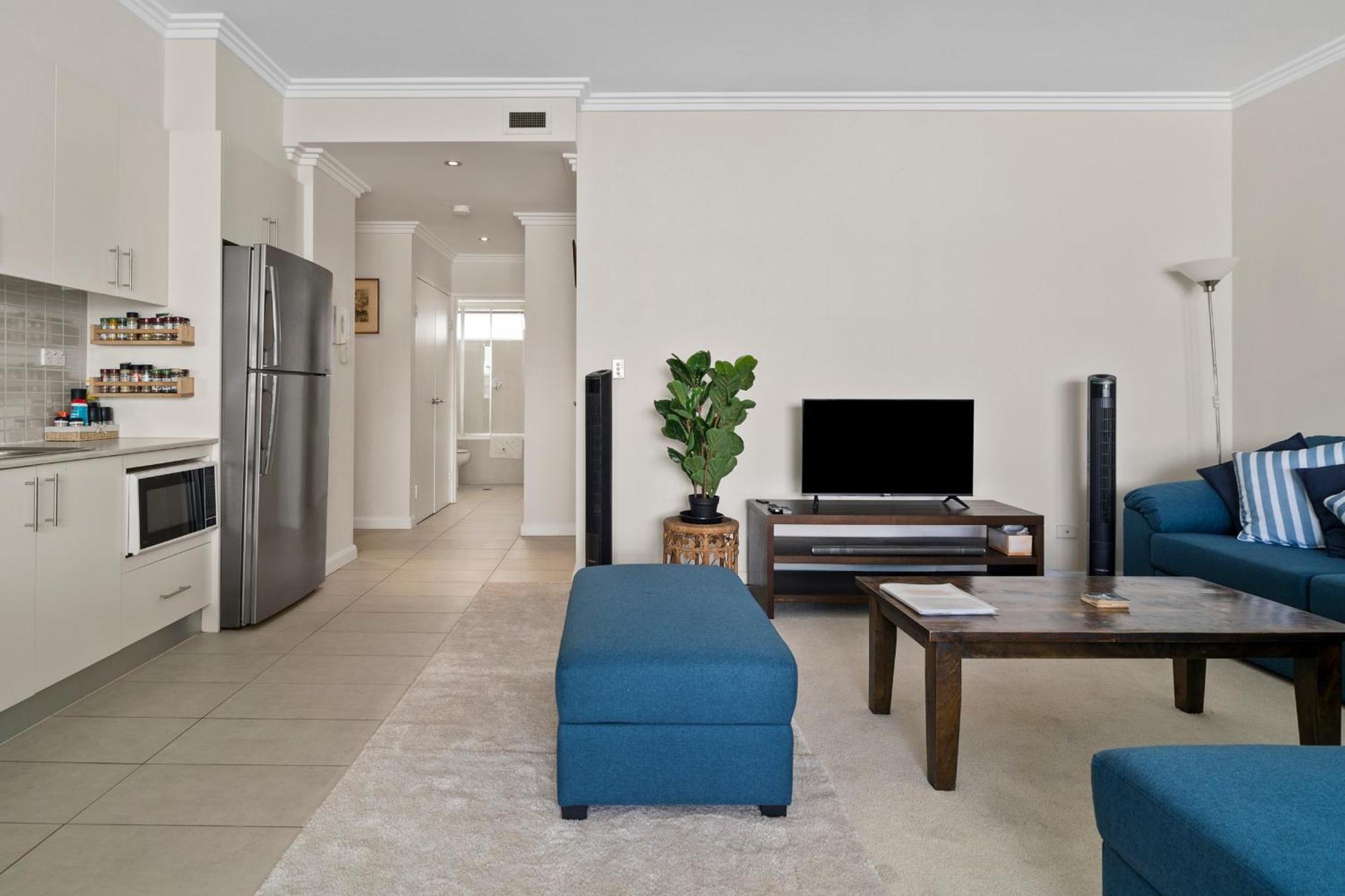 'vibrant Gem' Stylish Retreat For Work And Play Sydney