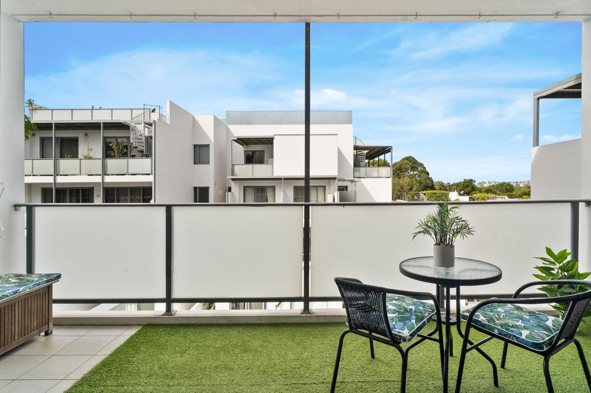 'vibrant Gem' Stylish Retreat For Work And Play Apartment Sydney