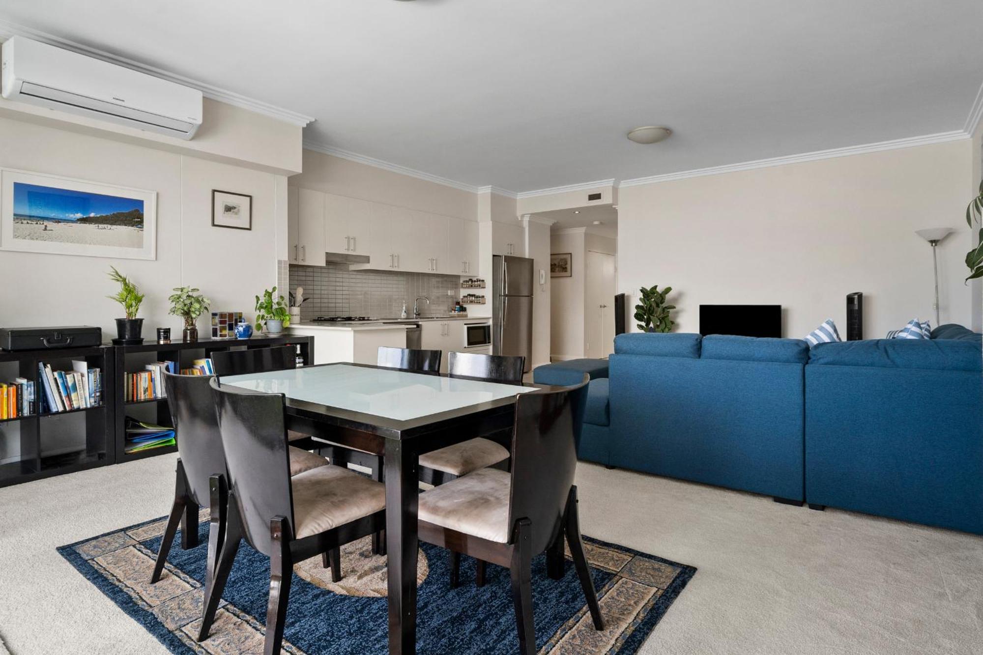 'vibrant Gem' Stylish Retreat For Work And Play